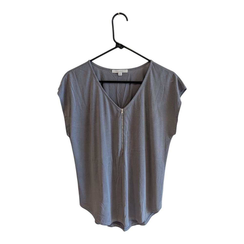 Green Envelope Gray V-Neck Short Sleeve Top